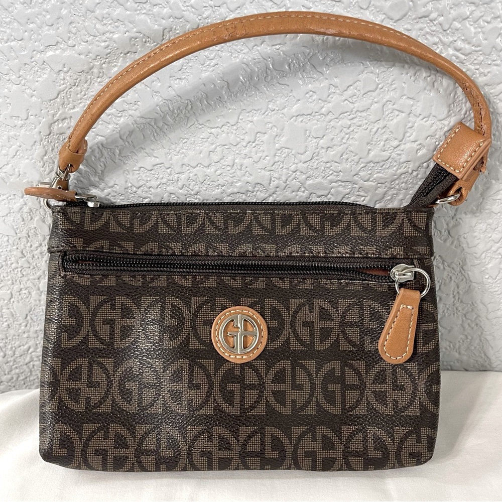 Giani Bernini Wristlet